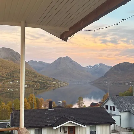 Newly Renovated Fjord View Retreat 20 Min From Tromso Apartment