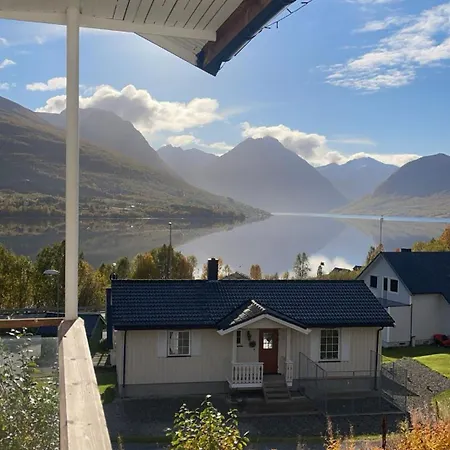 Newly Renovated Fjord View Retreat 20 Min From Tromso *